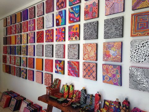 Bouddi Gallery - Contemporary Aboriginal Lifestyle Art - Accommodation NT 1