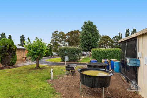 Fossicker Caravan Park Fossicking Park - Accommodation NT 0