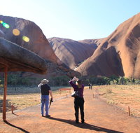 Kuniya walk to Mutitjulu Waterhole - Accommodation NT