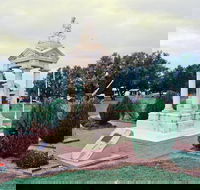 Weeping Mother Memorial - Accommodation NT