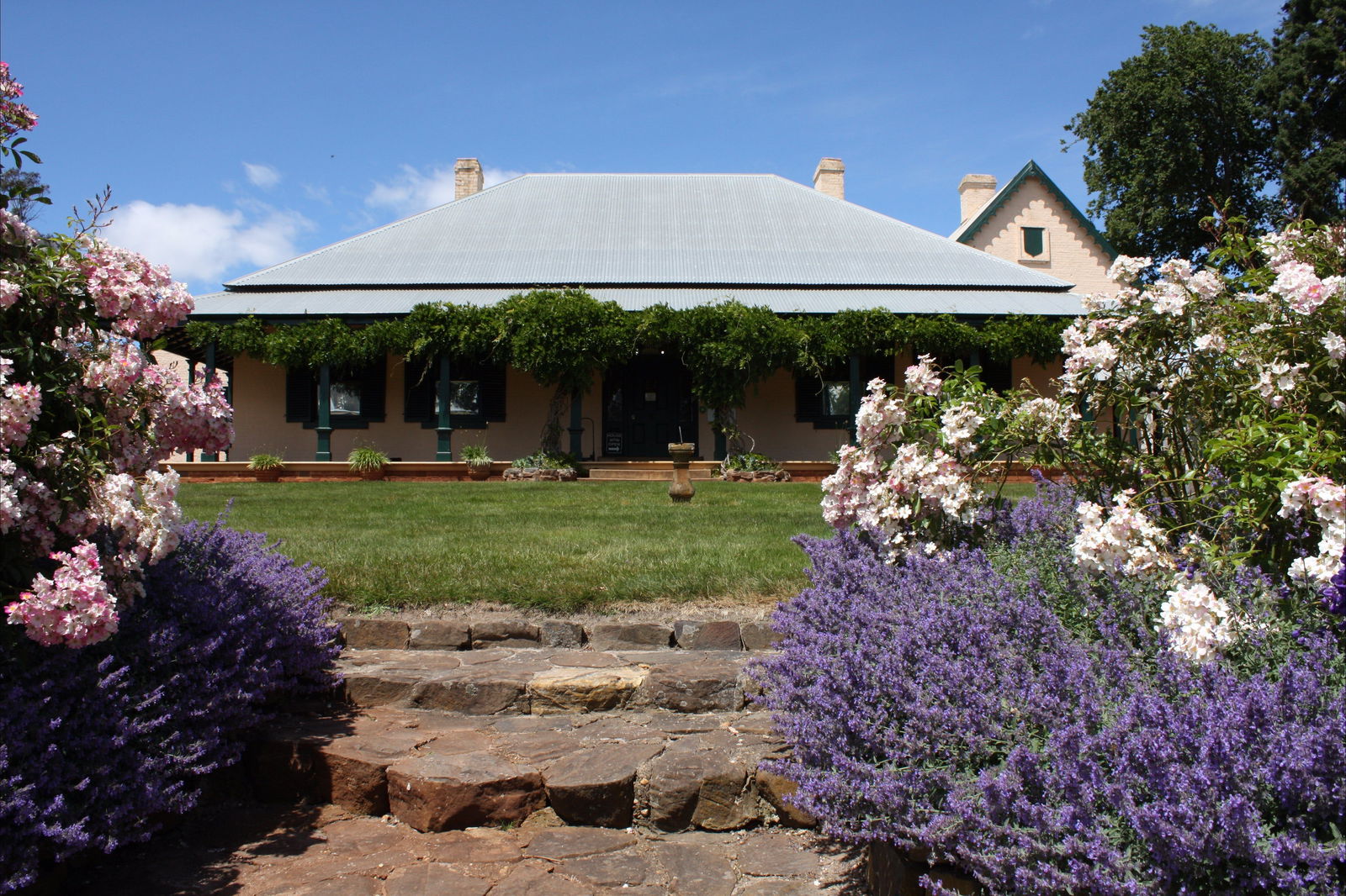  Accommodation NT