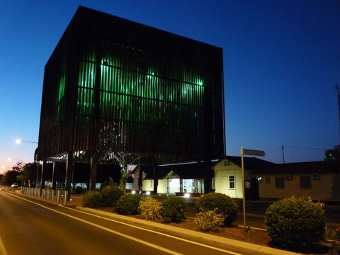 Tree Of Knowledge Memorial - Accommodation NT 0