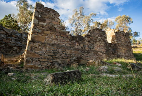 Adelong Falls Gold Mill Ruins - Accommodation NT 2