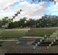 Apple Tree Creek War Memorial - Accommodation NT