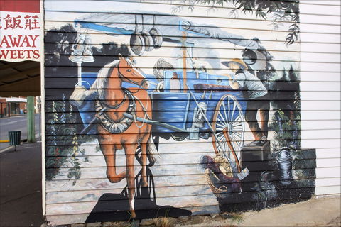 Sheffield: Town Of Murals - Accommodation NT 0