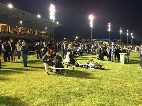 Cranbourne Greyhound Racing Club - Accommodation NT 2