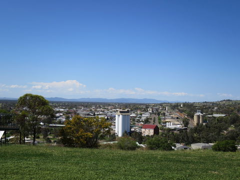 Heritage Sculptures At Pensioners Hill Lookout - Accommodation NT 2