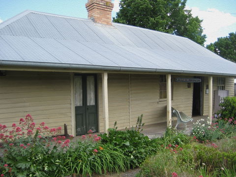 Historic Buildings Walking Tour - Accommodation NT 0