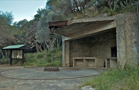 World War II Gun Emplacements - Accommodation NT 0