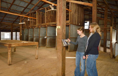 Yanga Woolshed - Accommodation NT 0