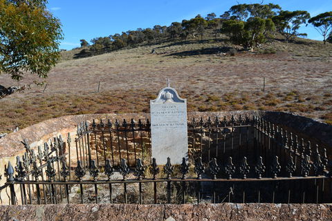 Wangaraleednie Monument & Ruins - Accommodation NT 1