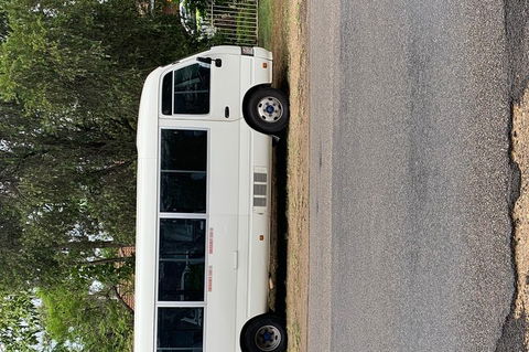 Swann Transfers - Mini Bus Chauffeur Services - Accommodation NT 1