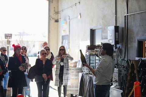 Sparkling Wine Demonstration And Wine Tasting 10am Saturday - Accommodation NT 0