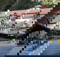 Jenolan Caves - Wildlife and Caves