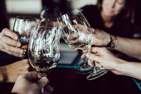 Wine Wine Fine Dine - Southern Highlands - Accommodation NT 0