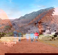 Explore Uluru 7 Hours Guide Tour at Sunrise with Light Breakfast - Accommodation NT