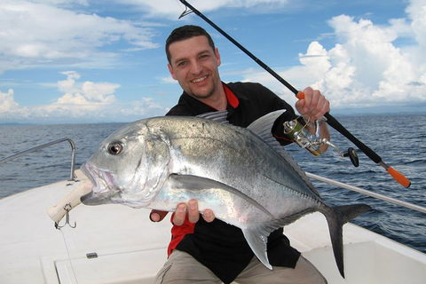 Full Day Fishing Charter Airlie Beach Whitsundays - Accommodation NT 0