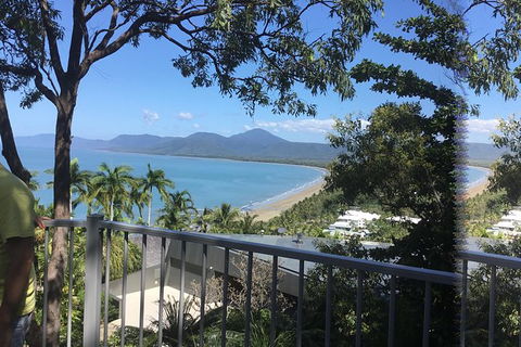 IMAX Private Transfer 7 Guests Cairns Airport To Hotels In Port Douglas - Accommodation NT 4