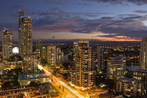Gold Coast Airport Transfers : Airport OOL To Gold Coast City In Luxury Car - Accommodation NT 5