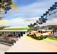 Two Hands Wines 'Flagship Vineyard Experience' - Accommodation NT