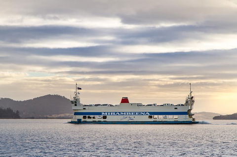 Bruny Island Day Tour, Includes Lunch And Exclusive Lighthouse Tour - Accommodation NT 9