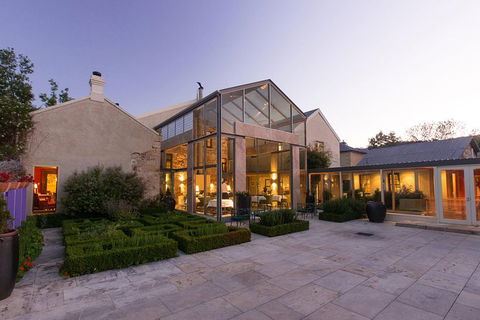 Full Day Tour Hobart: Port Arthur McHenry Gins Bangor Vineyard Wines + Oysters - Accommodation NT 16