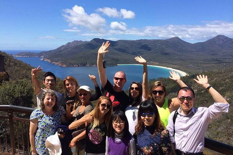 Wineglass Bay Beach Hike - Accommodation NT 5