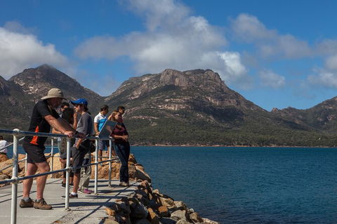Wineglass Bay Beach Hike - Accommodation NT 24