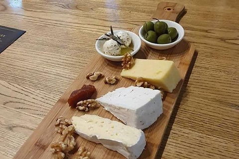 Terroir Wine Tours Tasmania: Guided Sunday Wine Cheese & Gin Tours Hobart - Accommodation NT 0