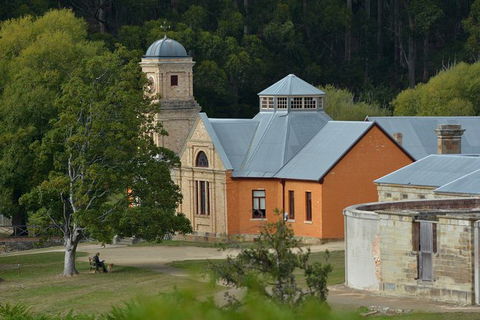 Colonial Tasmania Small Group Tour - Accommodation NT 0