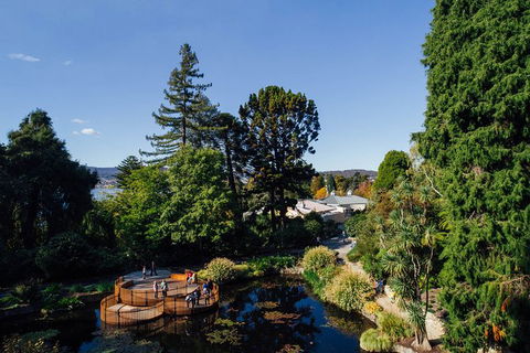 Private Royal Tasmanian Botanical Gardens Walking Tour - Accommodation NT 1