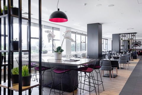 MRepublic Restaurant, Bar And Lounge - Accommodation NT 1