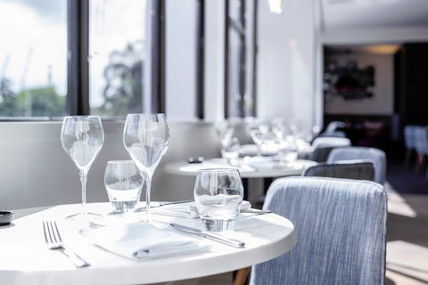 MRepublic Restaurant, Bar And Lounge - Accommodation NT 7