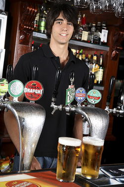 Kardinya Tavern - Accommodation NT 1