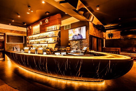 Empire Hotel - Accommodation NT 2