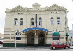 The London Hotel - Accommodation NT 0