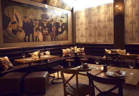 Rabbit Hole Bar And Dining - Accommodation NT 1