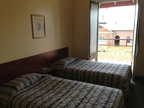Great Central Hotel - Accommodation NT 12