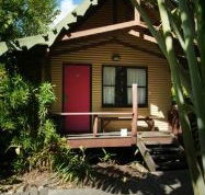 Magnum's Backpackers Bar - Accommodation NT