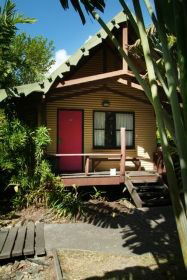 Magnum's Backpackers Bar - Accommodation NT 0
