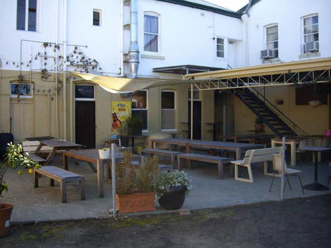 Oxford Hotel - Accommodation NT 4