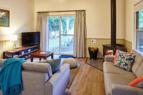 Alpine Valley Cottages - NT Tourism 6