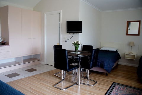 Shearwater Cottages - Accommodation NT 6