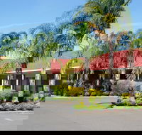 Pines Country Club Motor Inn - Accommodation NT