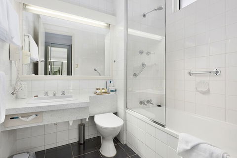 Beachfront Voyager Motor Inn - Accommodation NT 7