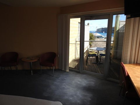 Waves Luxury Suites - Accommodation NT 3