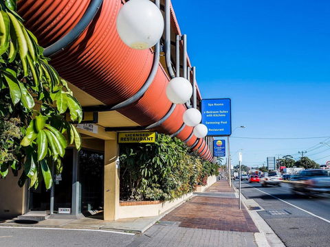 Comfort Inn And Suites Manhattan - Accommodation NT 0