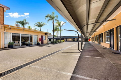 Comfort Inn And Suites Manhattan - Accommodation NT 2