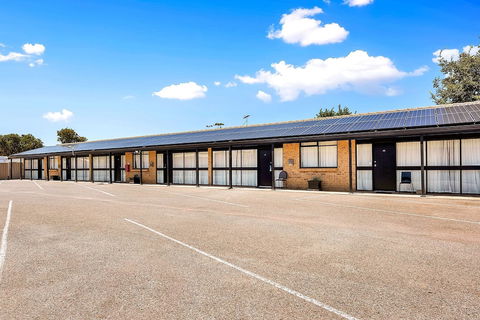 Comfort Inn And Suites Manhattan - Accommodation NT 1