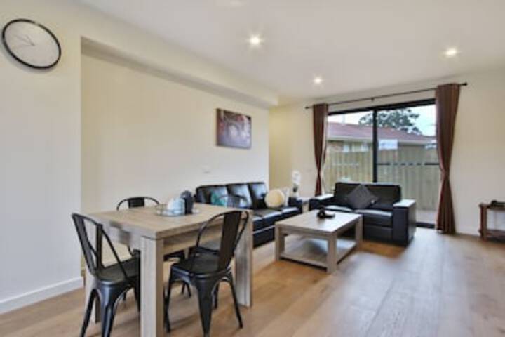  Accommodation NT